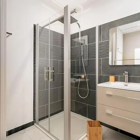 Superbe A Minute A Pied De La Gare Apartamento