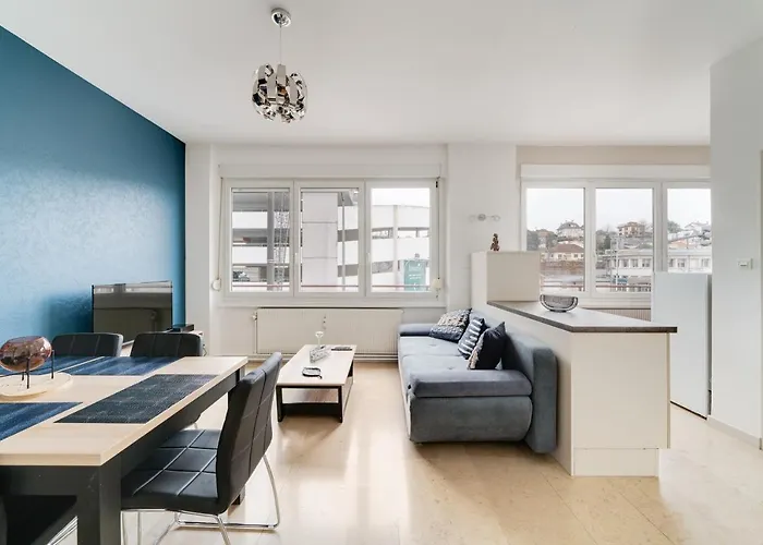 Superbe A Minute A Pied De La Gare Apartmán